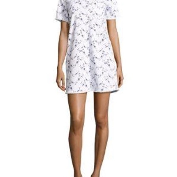 Current/elliot Short sleeved Floral Denim Mini Dress with frayed hem. - Picture 4 of 15